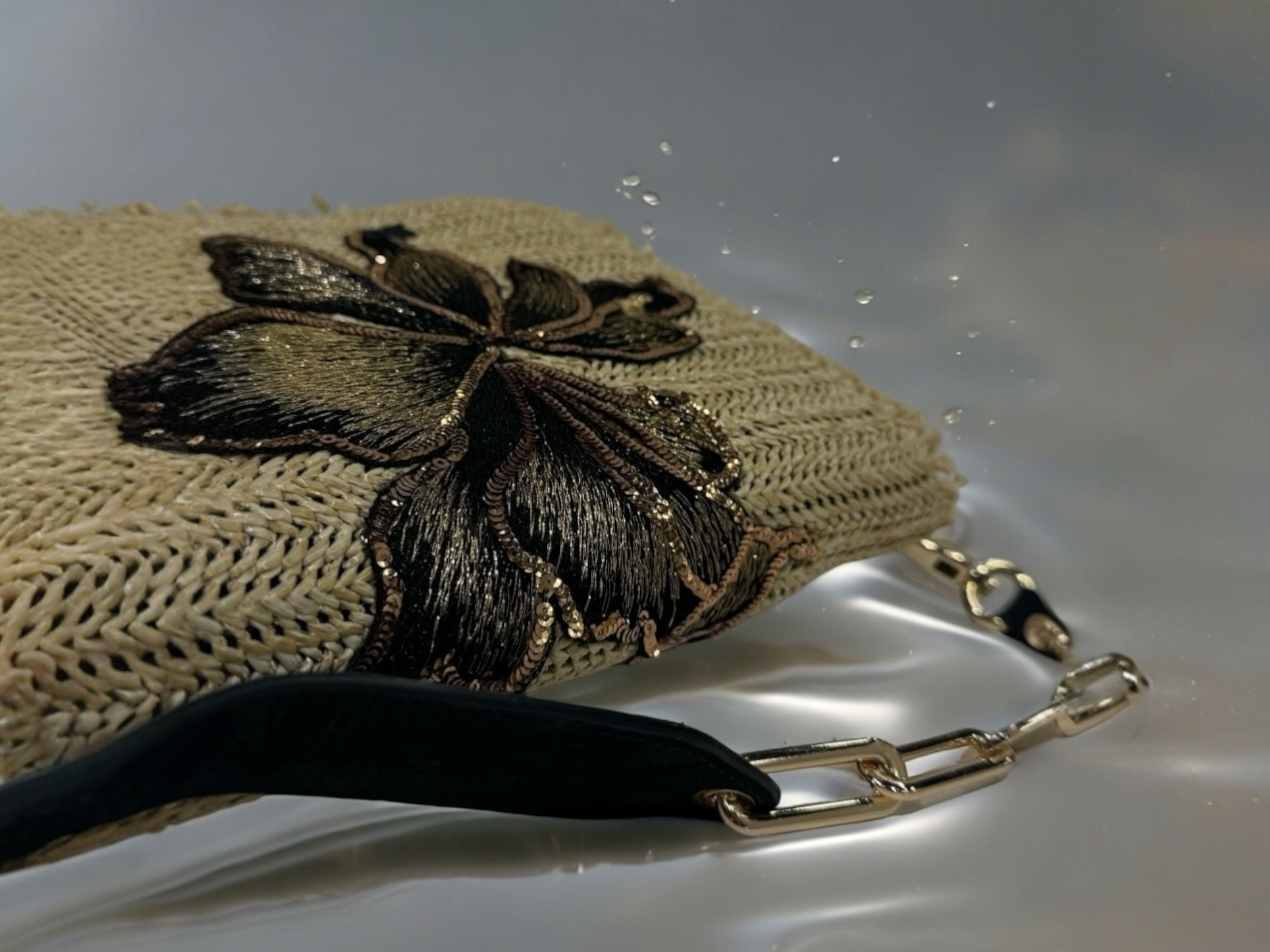 BABY MAGNOLIA FLAP NATURAL/BLACK
