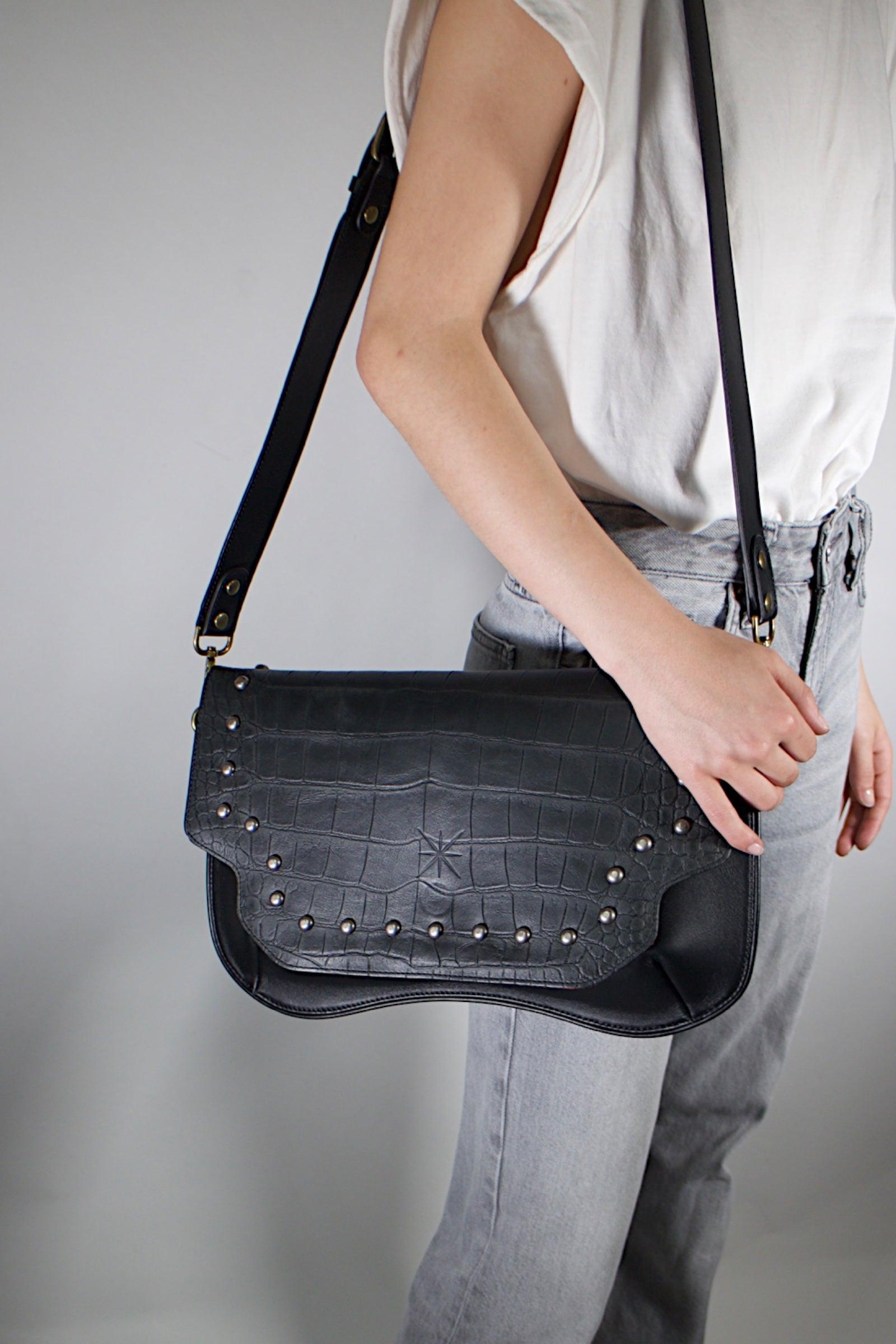STAR KHARA BLACK LEATHER BAG