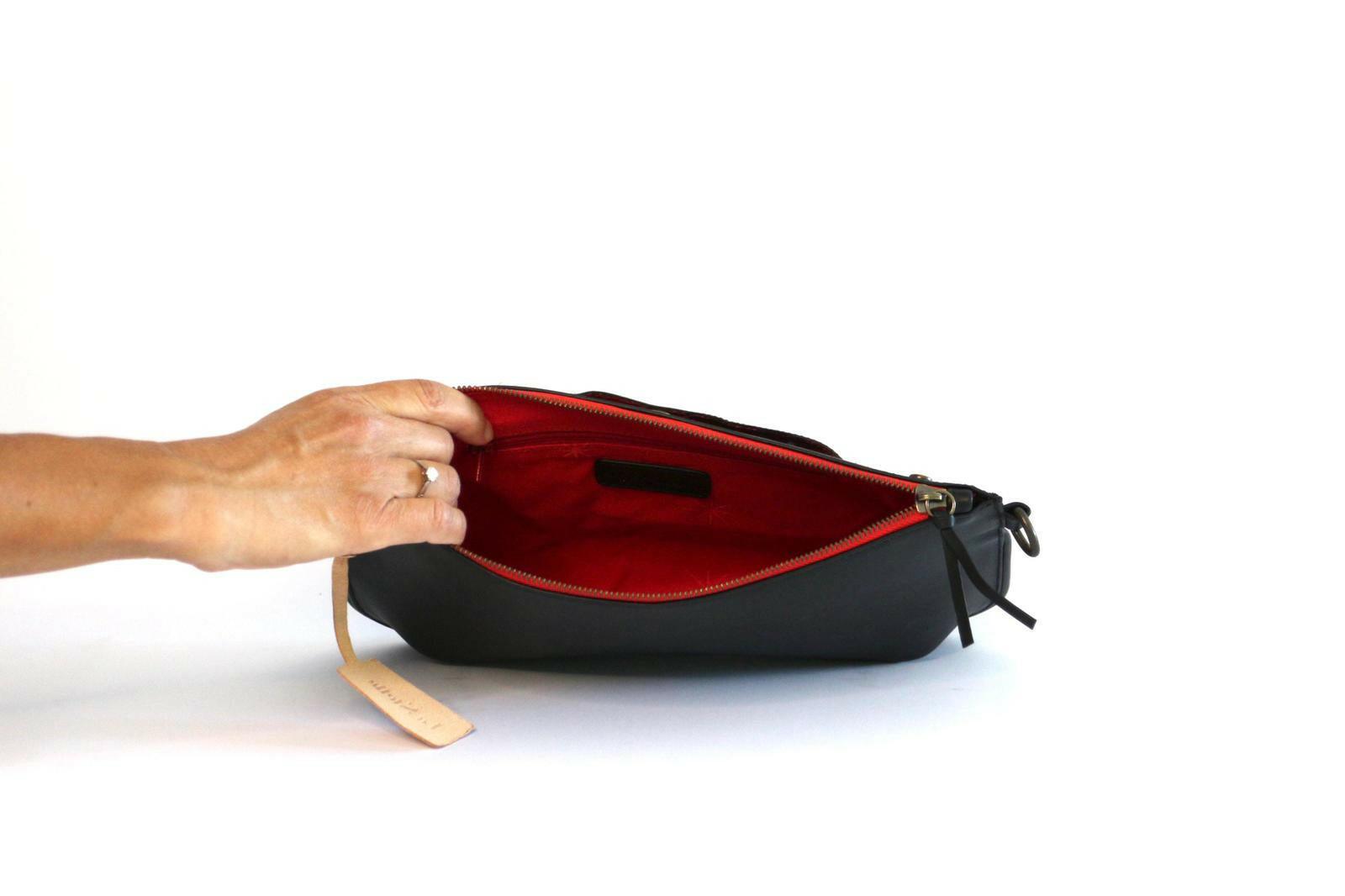 BASE BABY BAG BLACK LEATHER